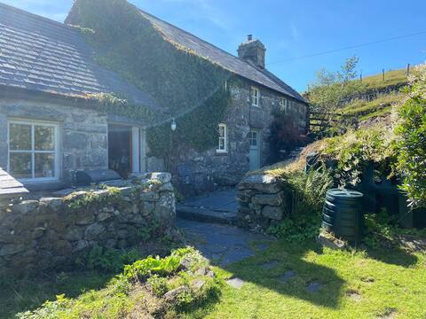 18thC Snowdonia Farmhouse