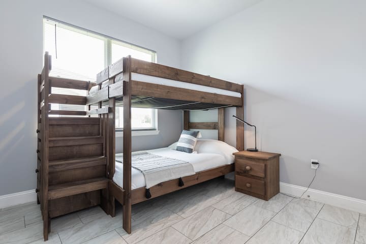 საძინებელი 4