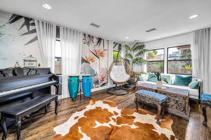 Tropical Paradise in Venice Beach, Los Angeles, CA gallery image 5