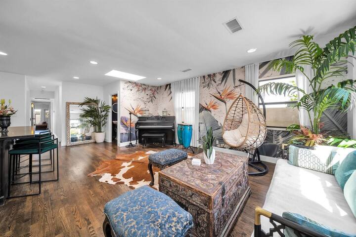 Tropical Paradise in Venice Beach, Los Angeles, CA