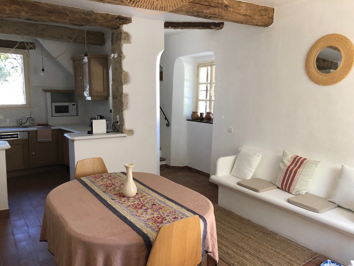 Propriété Airbnb réussie: Typical stone cottage/pool/Provence Luberon à Forcalquier