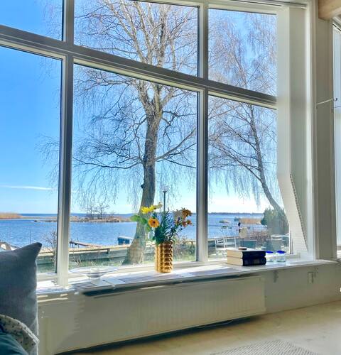 Renovated cottage on the 1st parquet facing the sea & archipelago!