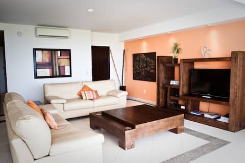 Successful Airbnb property: Condo oceanfront luxury 5 stars in Nayarit