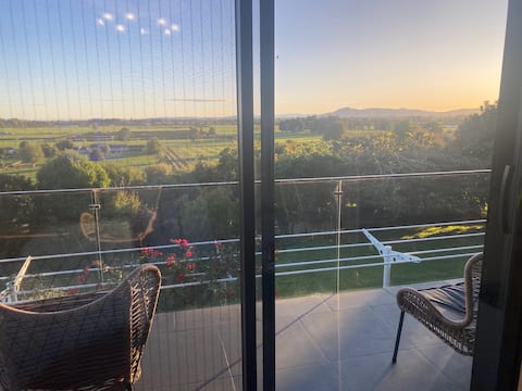 Tamahere House on Hill
Available for Fieldays