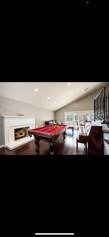 Valencia Ca next to Six flags gallery image 4