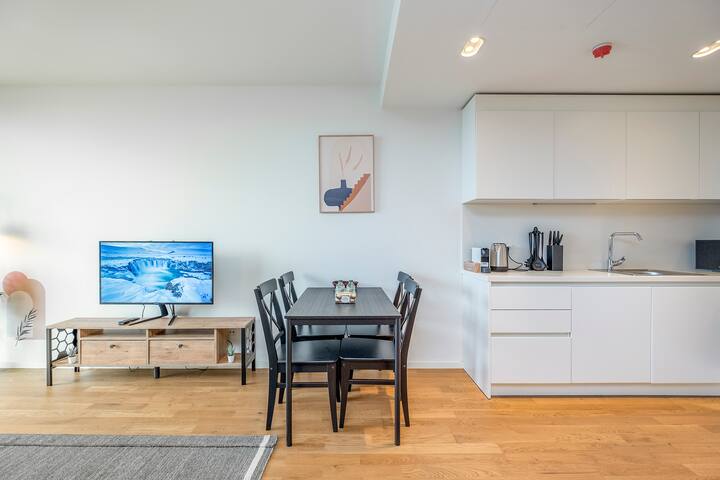 0051 – Luxurious, comfy and cozy gallery image 5