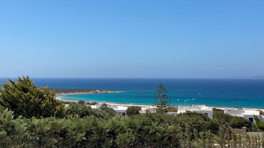 In Naxos, Luxury villa, 8 bedrooms, 16 people gallery image 2