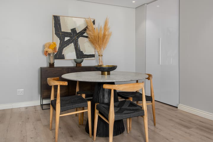 Heaven on 23 | Mountain Views gallery image 2