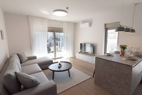 Bright apartment in the New building -ST1-