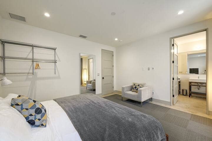 Gorgeous Downtown Austin Pied-à-terre gallery image 5