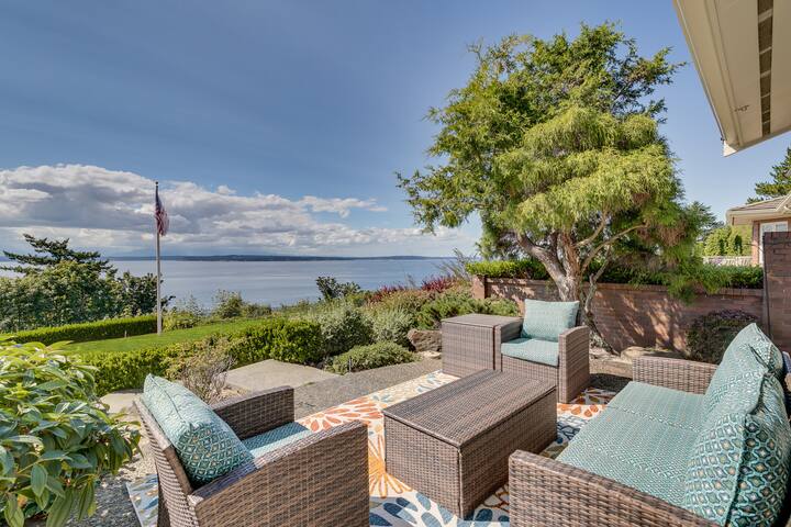 Luxury Water View 6BR Retreat with Hot Tub and Gym gallery image 3