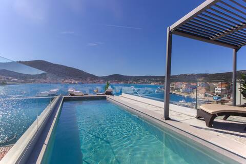Villa Dragica -Your Luxurious Delight on the Coast