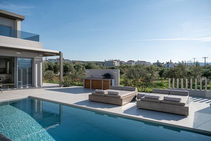 Fivi Luxury Villa, with Heated Pool & SeaViews gallery image 3
