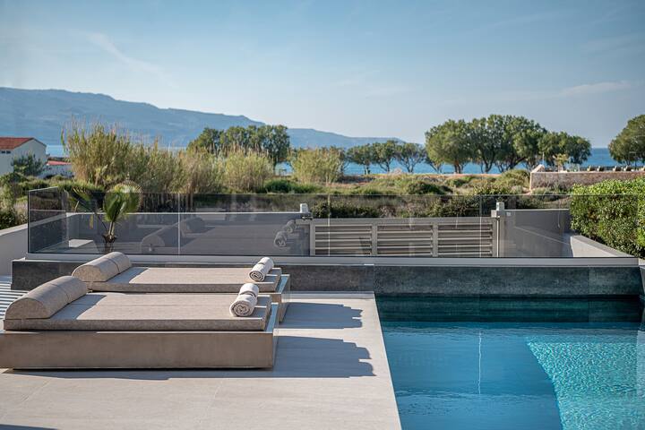 Fivi Luxury Villa, with Heated Pool & SeaViews gallery image 5