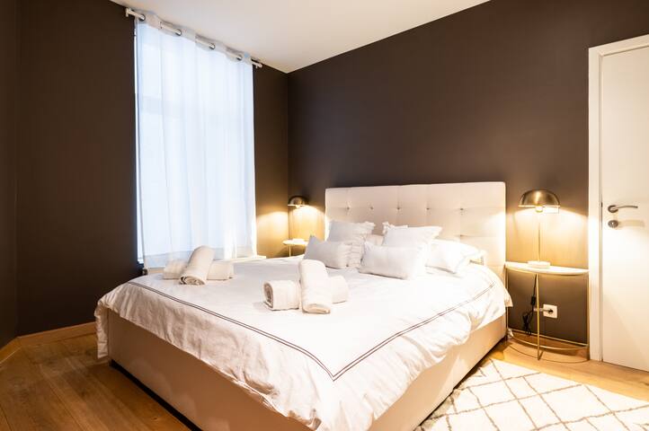 Sablon I. Elegant 2BDR apartment gallery image 5