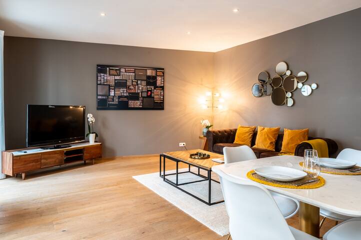 Sablon I. Elegant 2BDR apartment gallery image 2