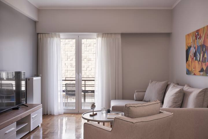 Fix 2bd apartment with Parthenon view