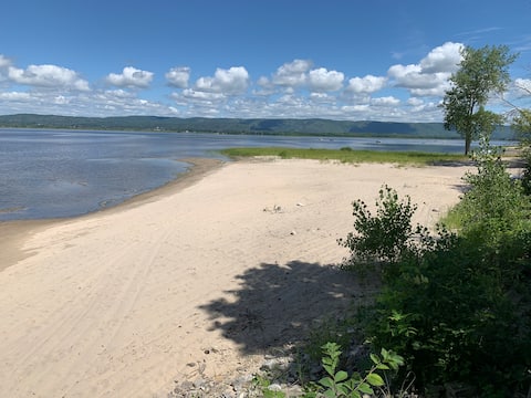 Top performing Airbnb: Beach & Cozy House w Amazing View in Constants Bay in West Carleton March