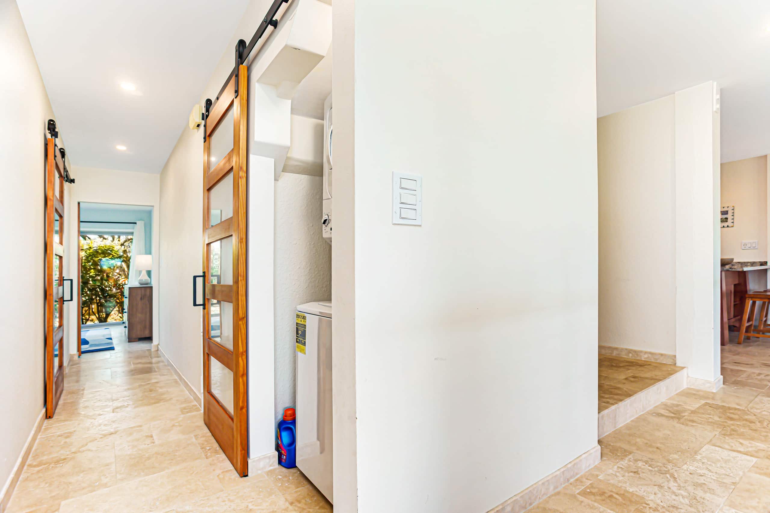 Peaceful 2bed 2bath, newly renovated, ocean views - Photo 16