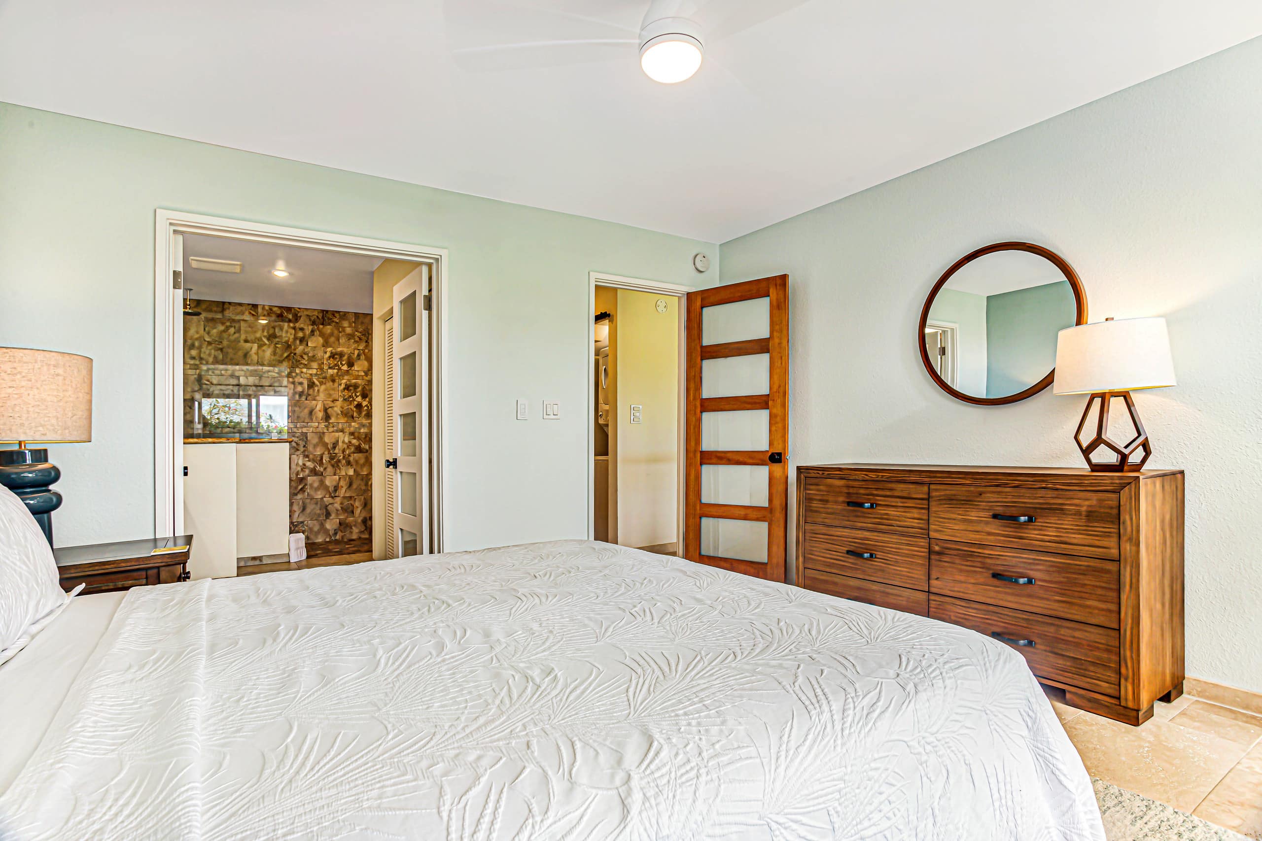 Peaceful 2bed 2bath, newly renovated, ocean views - Photo 21