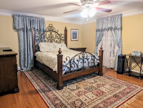 Historic Herndon Farmhouse - IAD - Dulles - Reston