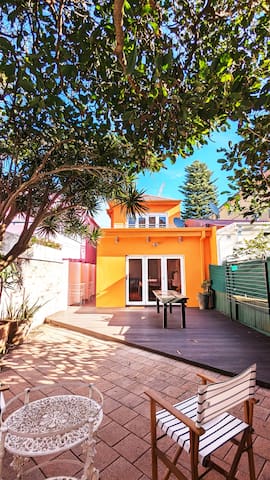 Jet Flamingo: The Surf House