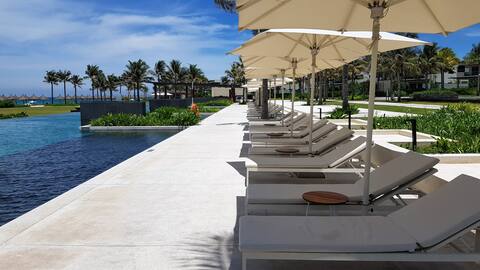 Ocean View 1 Br Apartment at Almatitle Rs