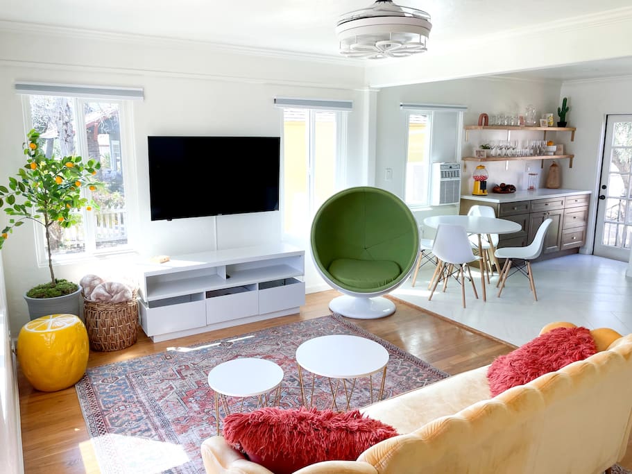 Airbnb Lemon Drop Cottage near 3rd Ave