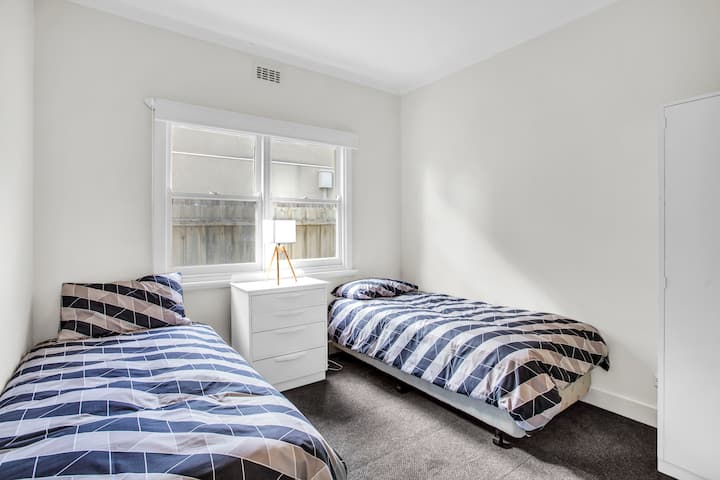 chumba cha kulala pacha kwenye ghorofa ya kwanza