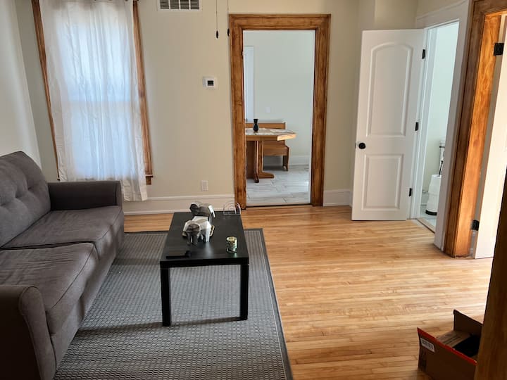 6 Bedroom Mnpls 12 Beds Great For Large Groups - ミネアポリス, MN