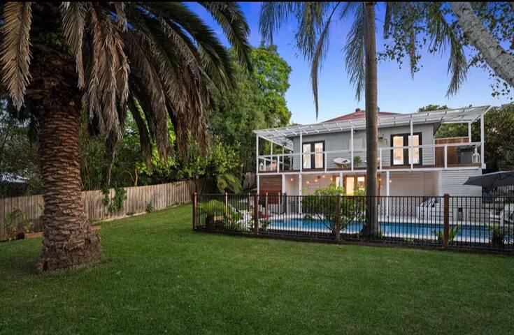 Modern poolside retreat gallery image 3