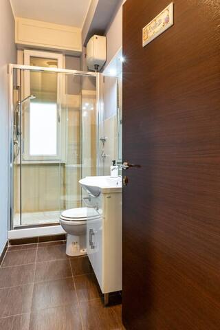 ama’s apartment gallery image 5