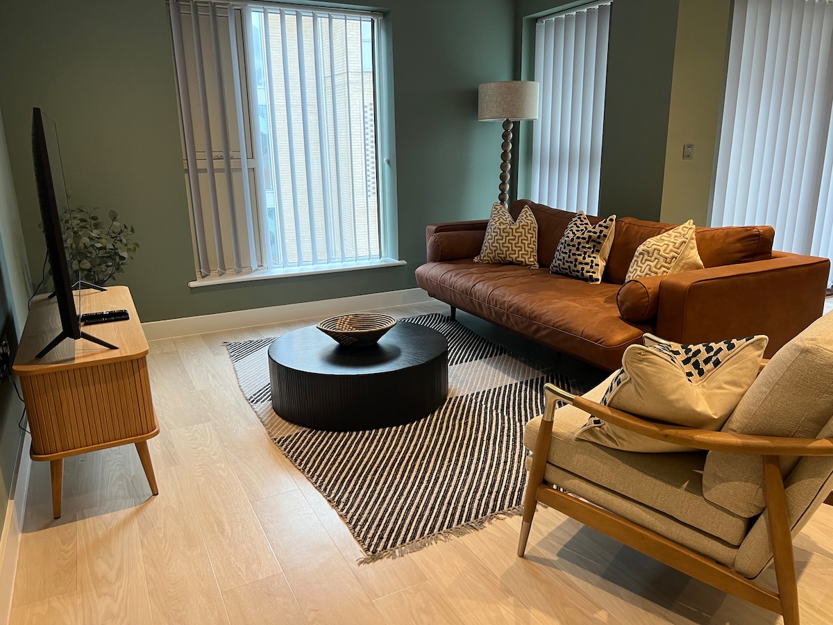Popular Airbnb listing: Executive Penthouse CB1 Central in Great Shelford