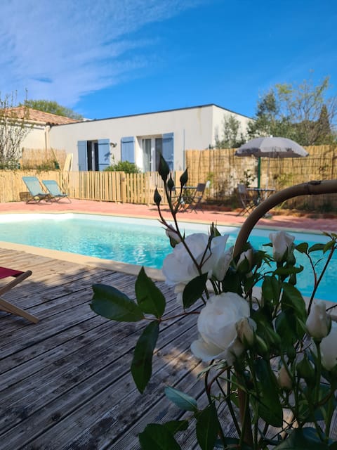 Between Avignon and Nîmes, cozy cottage