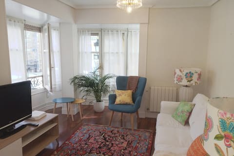 1st floor in the center of Bermeo with a parking space