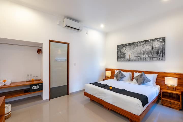 Banja private në suitë shton komoditet dhe luks.  