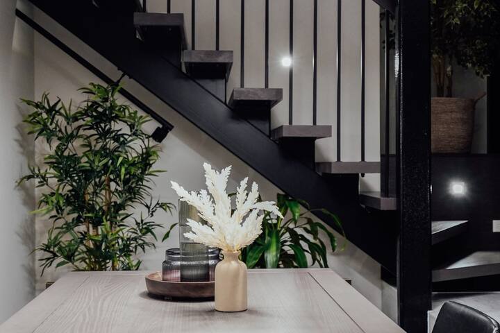 Delicated Loft In Central 2Bed 2.5Bath 2 Parkings gallery image 3