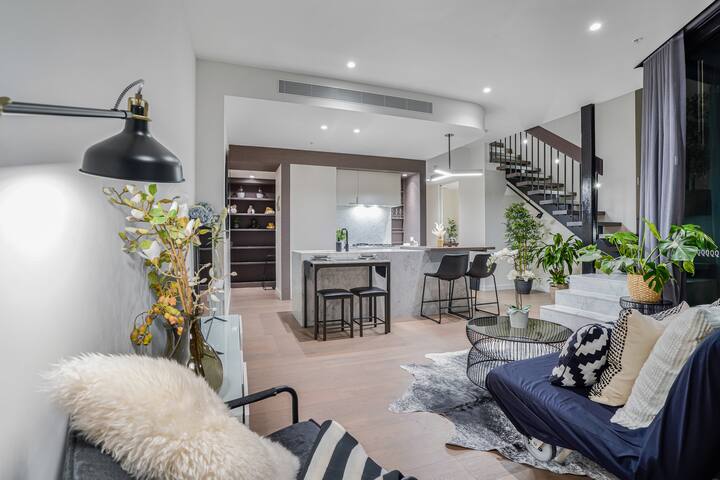 Delicated Loft In Central 2Bed 2.5Bath 2 Parkings gallery image 2