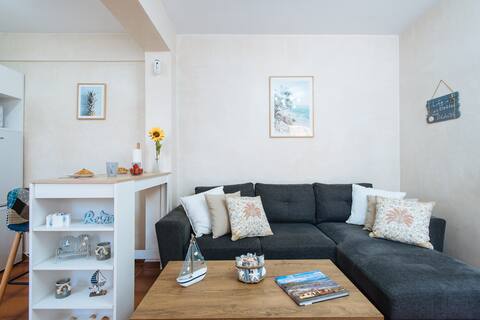 Popular Airbnb listing: Islantilla Golf Beach Family/Friends Parking in Lepe