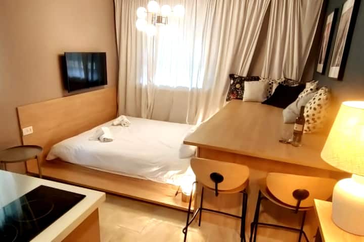 Jj's Room - Jerusalem