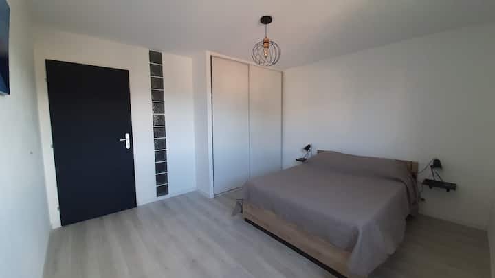 Spálňa pre 2 osoby so šatníkom