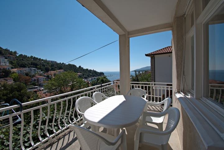 Apartment Porto/ 6 Persons - Labin