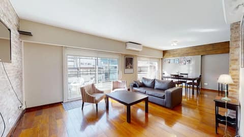 Top performing Airbnb: Exclusive duplex with terrace in Recoleta in Comuna 3