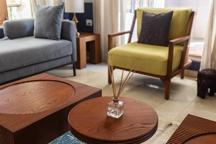 Living room image 6