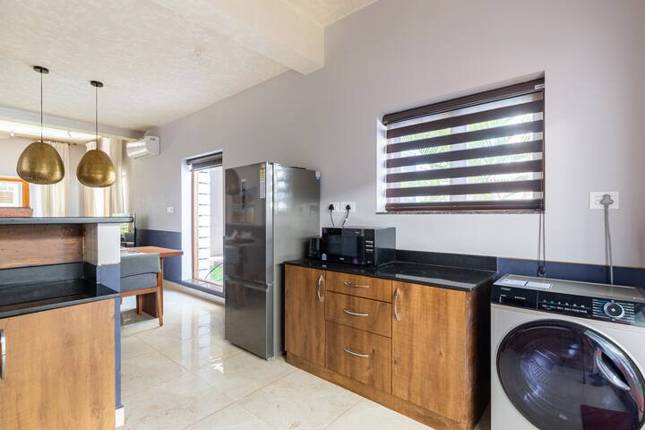 Full kitchen image 1