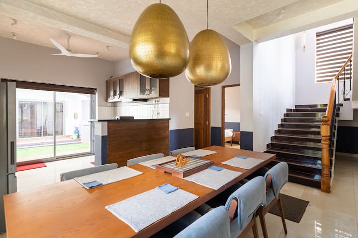 Dining area image 2