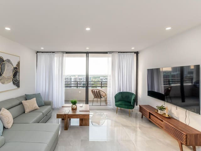 Luxurious 2 Bedroom On Beach