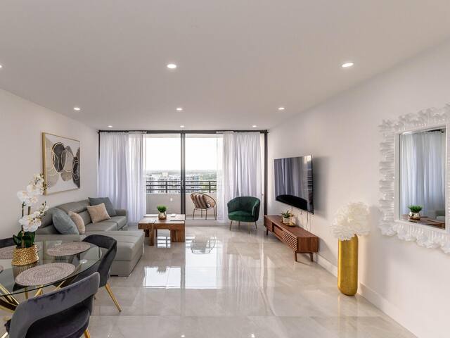 Luxurious 2 Bedroom On Beach gallery image 3