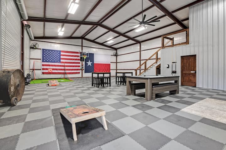 Sleeps 16 Waterfront @ Tiger Creek Retreat