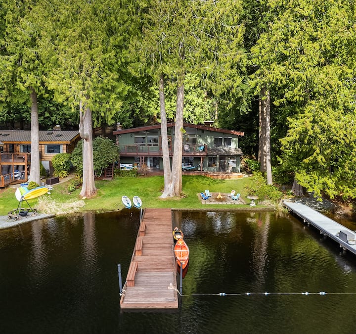 Canoe House on Crabapple Lake Houses for Rent in Stanwood, Washington